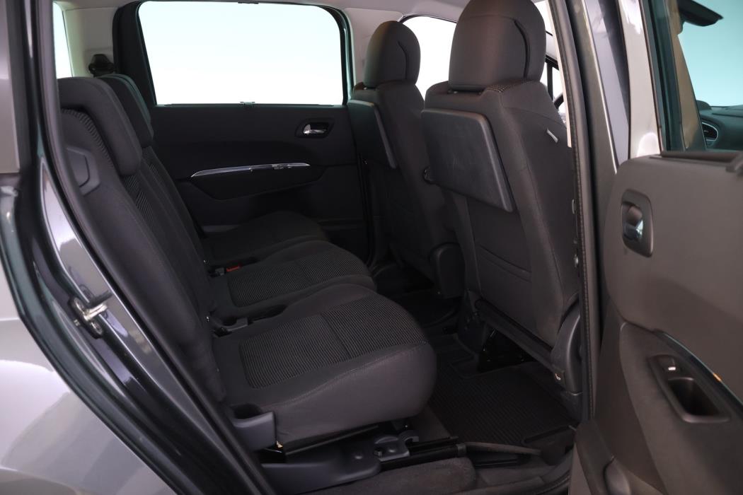 PEUGEOT 5008 2017