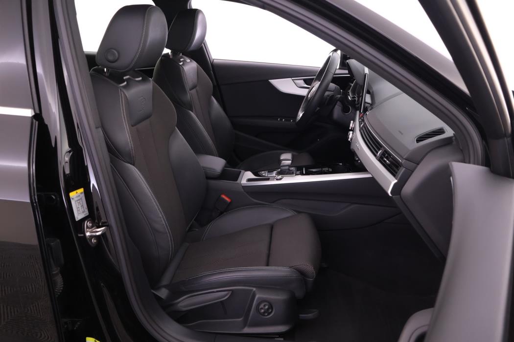 AUDI A4 2023