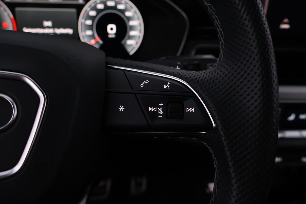 AUDI A4 2023