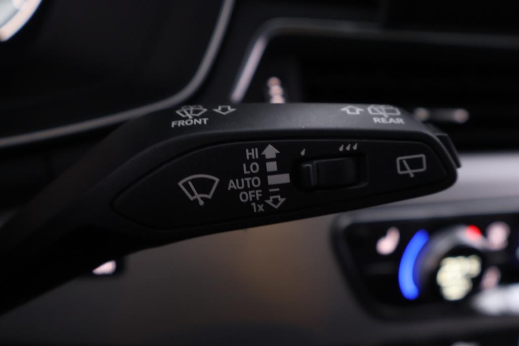 AUDI A4 2023