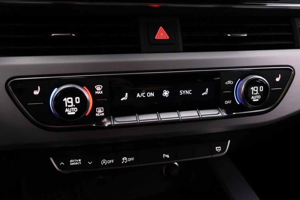 AUDI A4 2023
