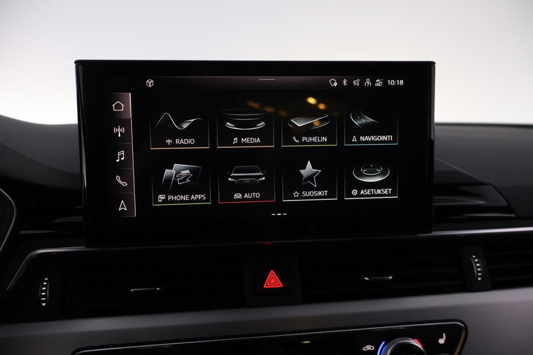 AUDI A4 2023