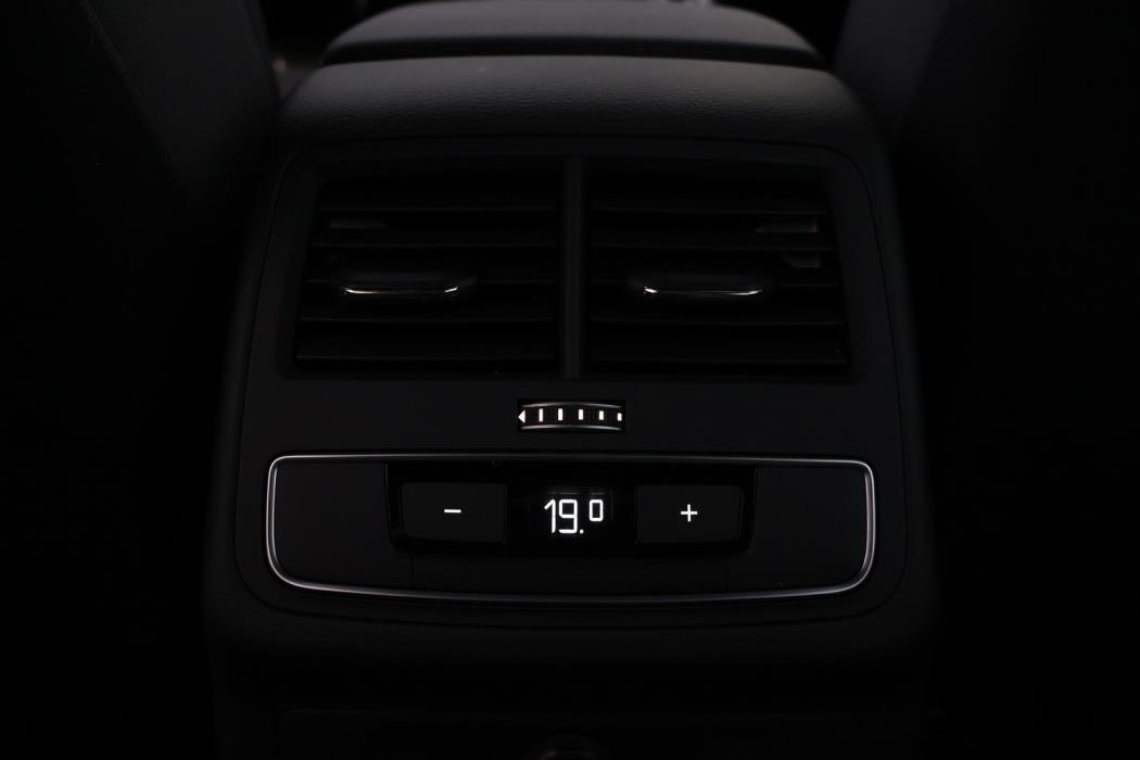 AUDI A4 2023