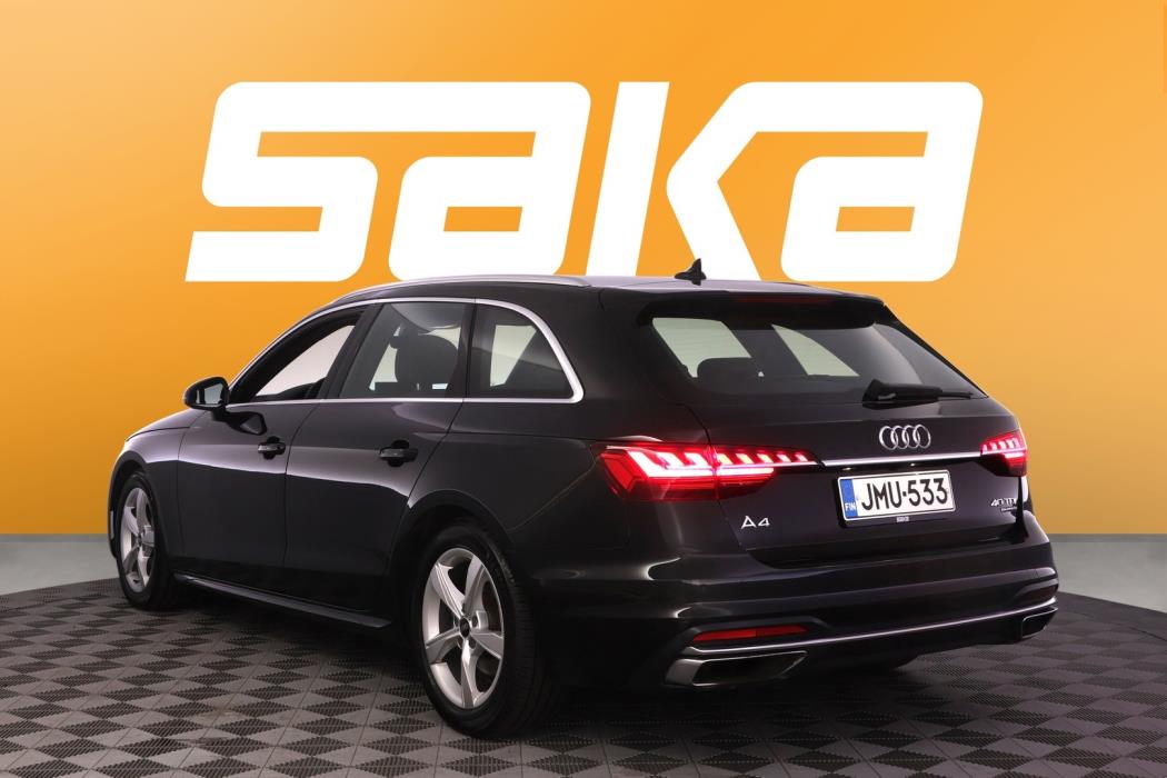 AUDI A4 2023