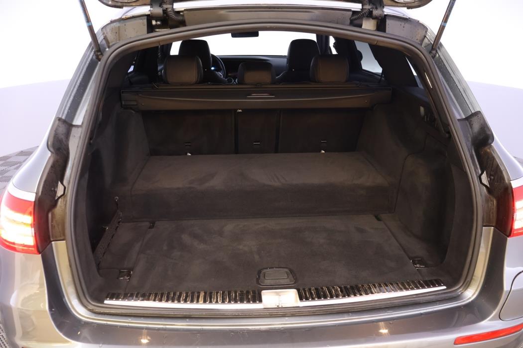 MERCEDES-BENZ E 2022