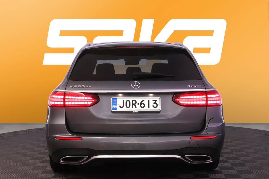 MERCEDES-BENZ E 2022