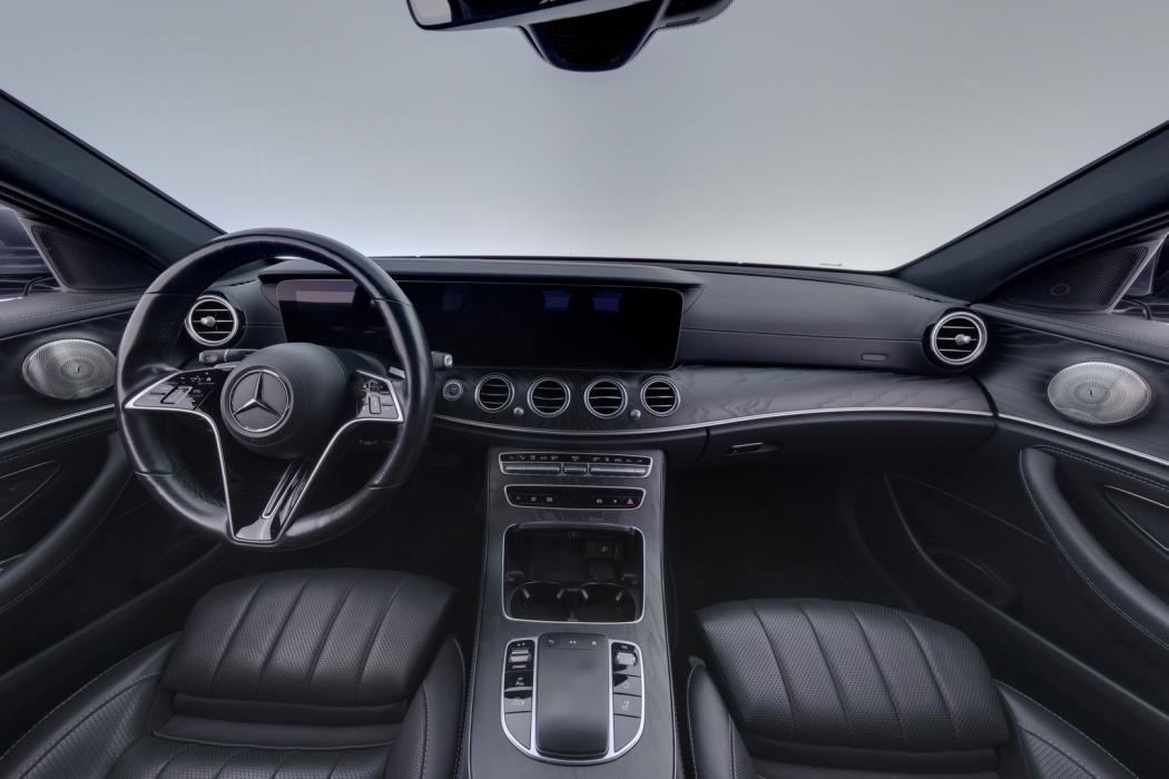 MERCEDES-BENZ E 2022