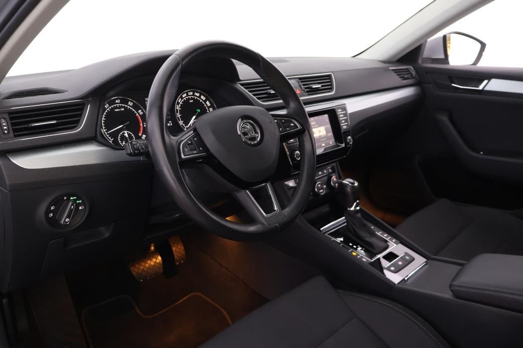 SKODA Superb 2016