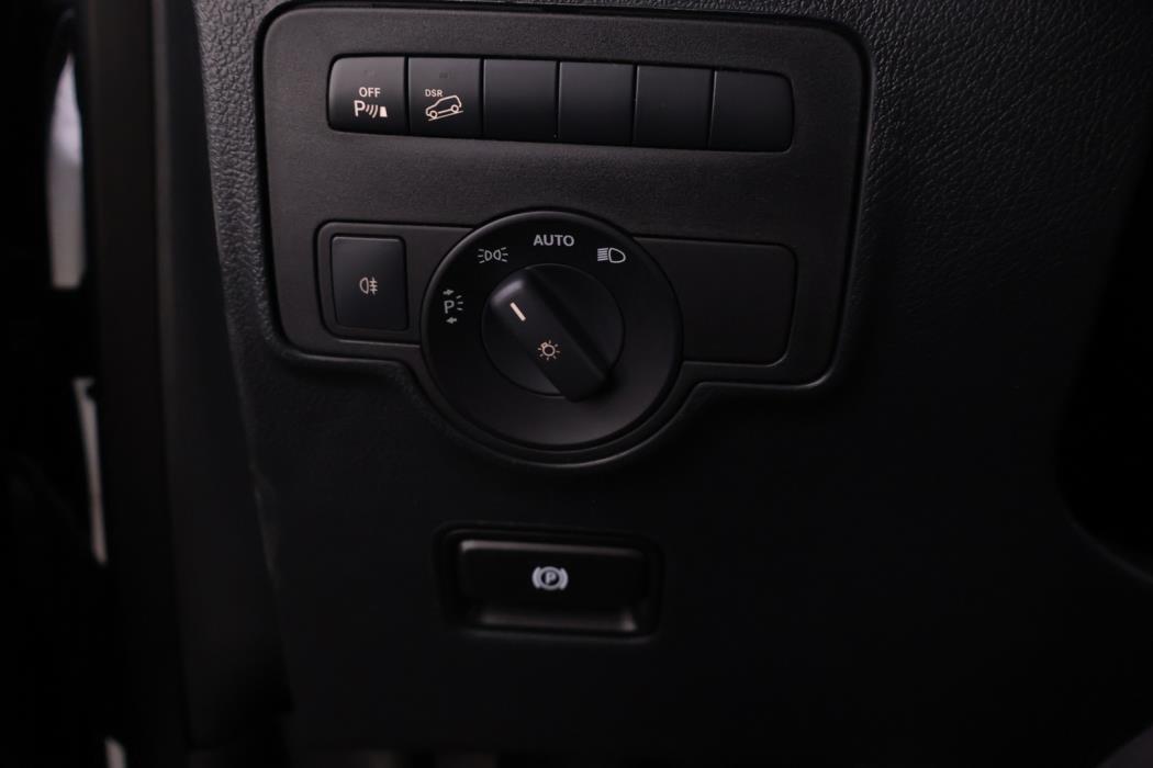 MERCEDES-BENZ Vito 2023