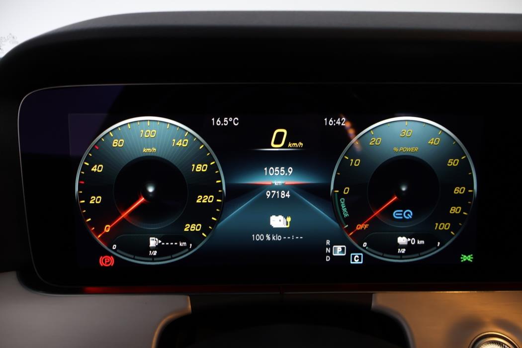 MERCEDES-BENZ E 2023