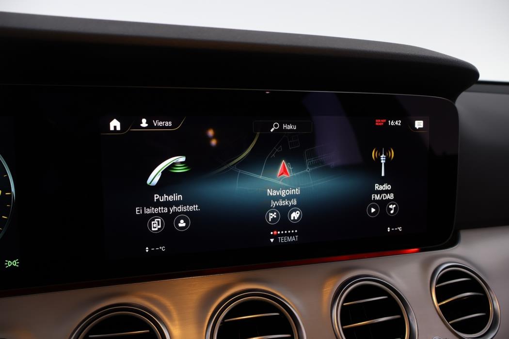 MERCEDES-BENZ E 2023