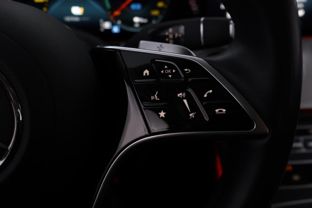 MERCEDES-BENZ E 2023