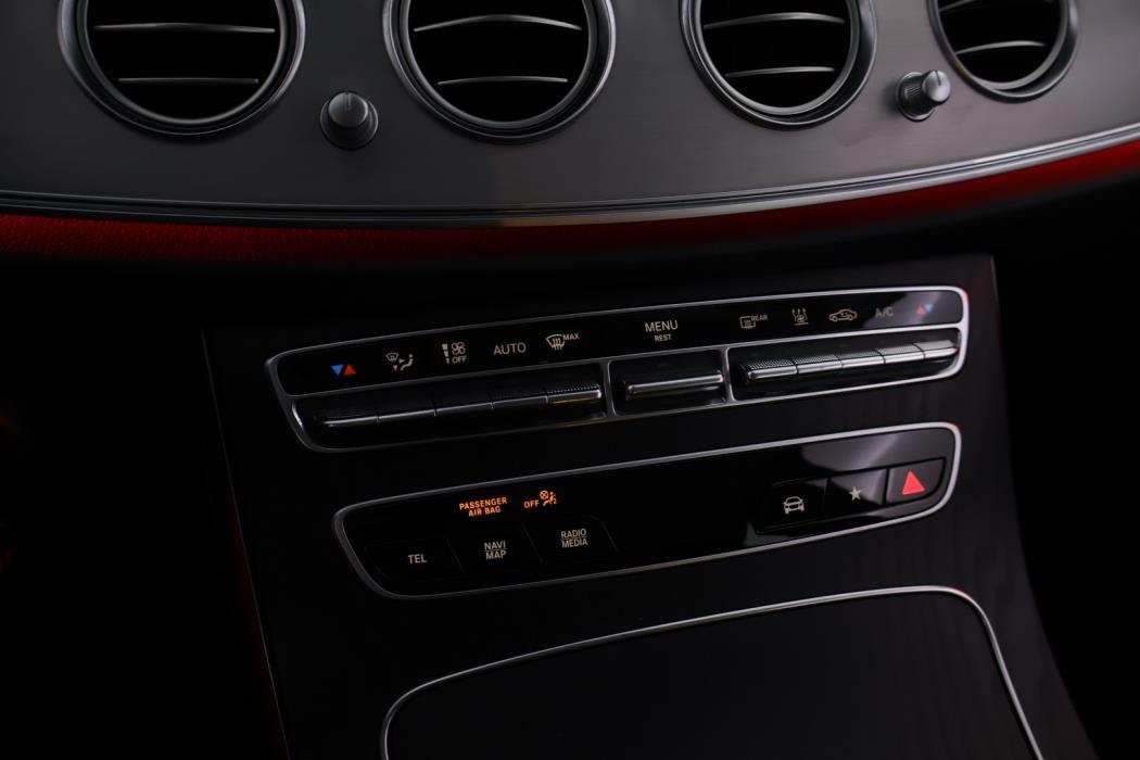 MERCEDES-BENZ E 2023