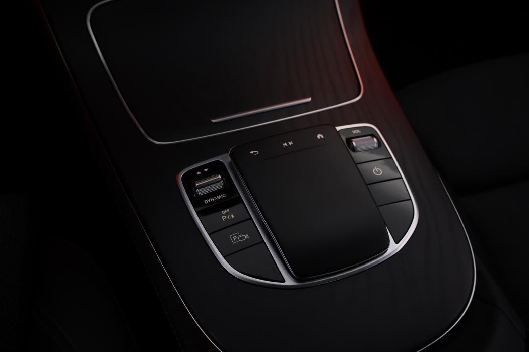 MERCEDES-BENZ E 2023