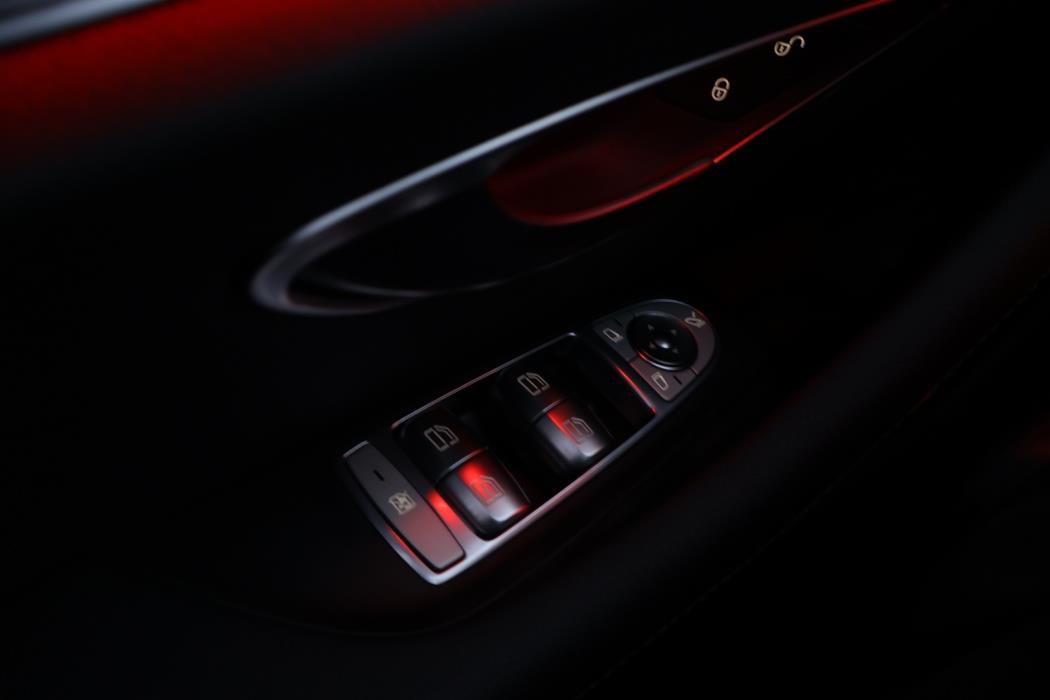 MERCEDES-BENZ E 2023