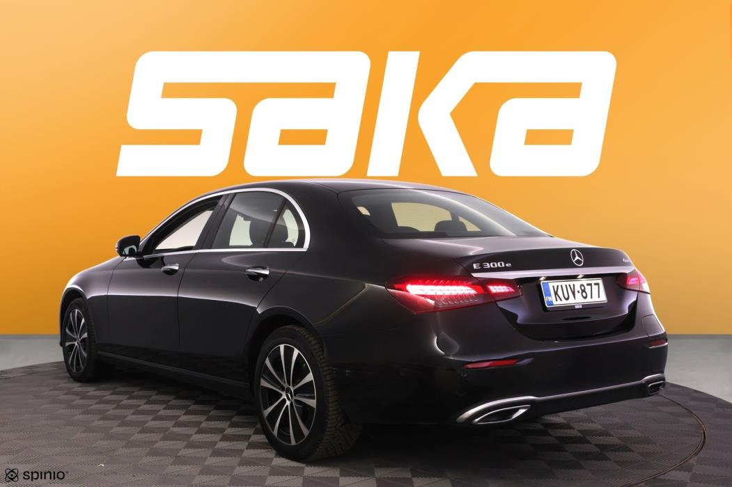 MERCEDES-BENZ E 2023