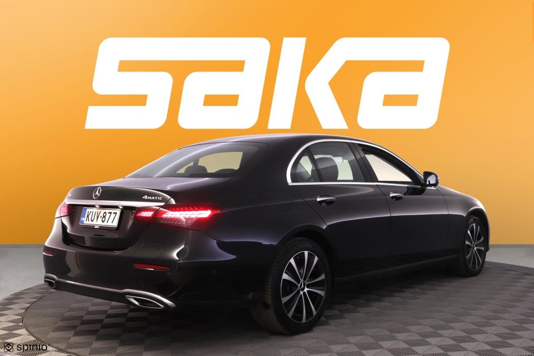 MERCEDES-BENZ E 2023