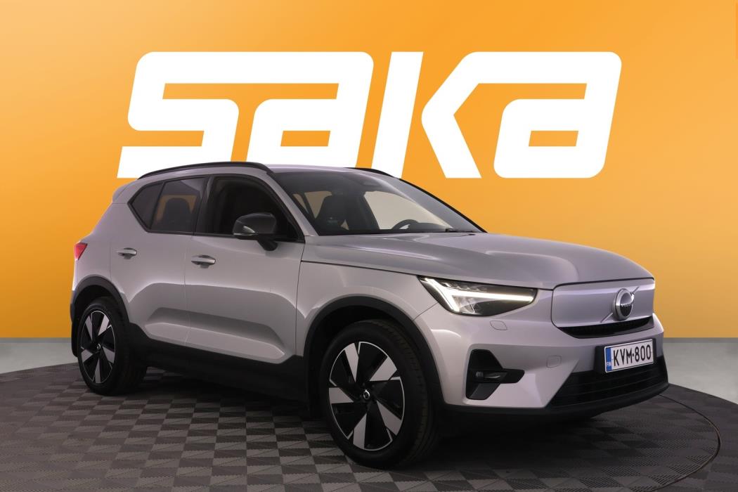 VOLVO XC40 2024