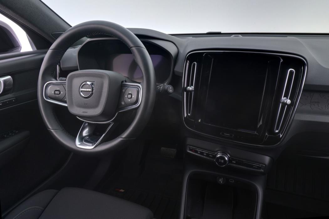 VOLVO XC40 2024