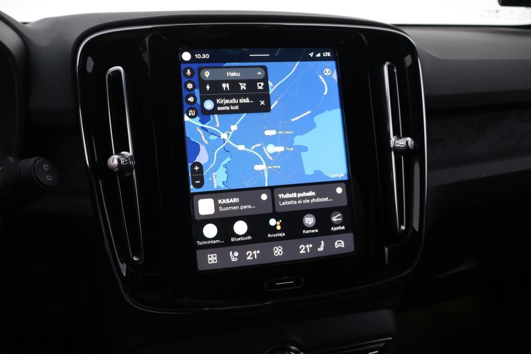 VOLVO XC40 2024