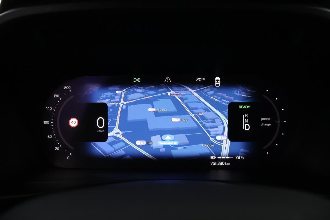 VOLVO XC40 2024