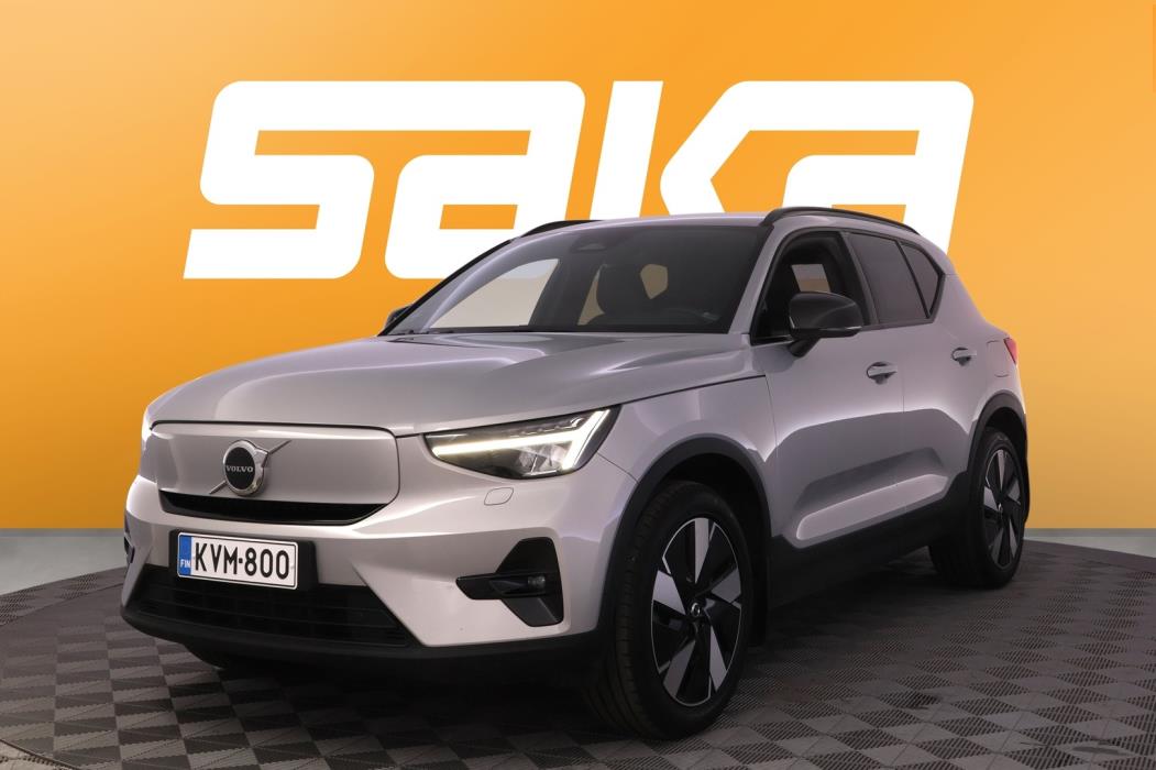 VOLVO XC40 2024