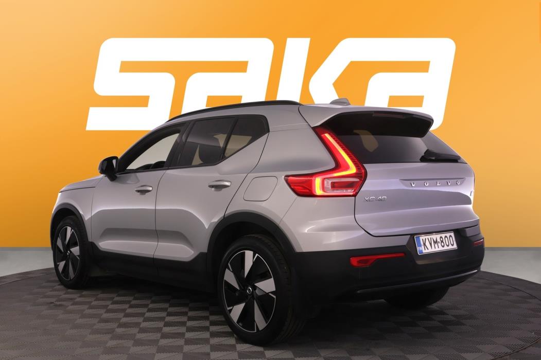 VOLVO XC40 2024