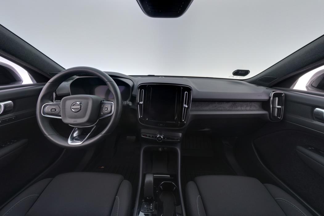 VOLVO XC40 2024