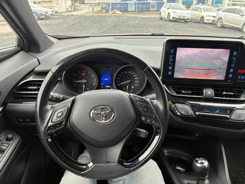 TOYOTA C-HR 2017