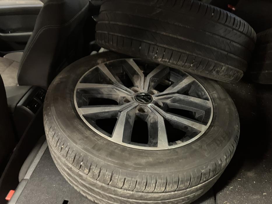 VOLKSWAGEN Passat 2023