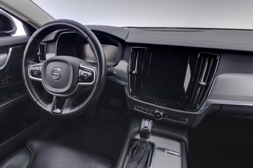 VOLVO V90 2019