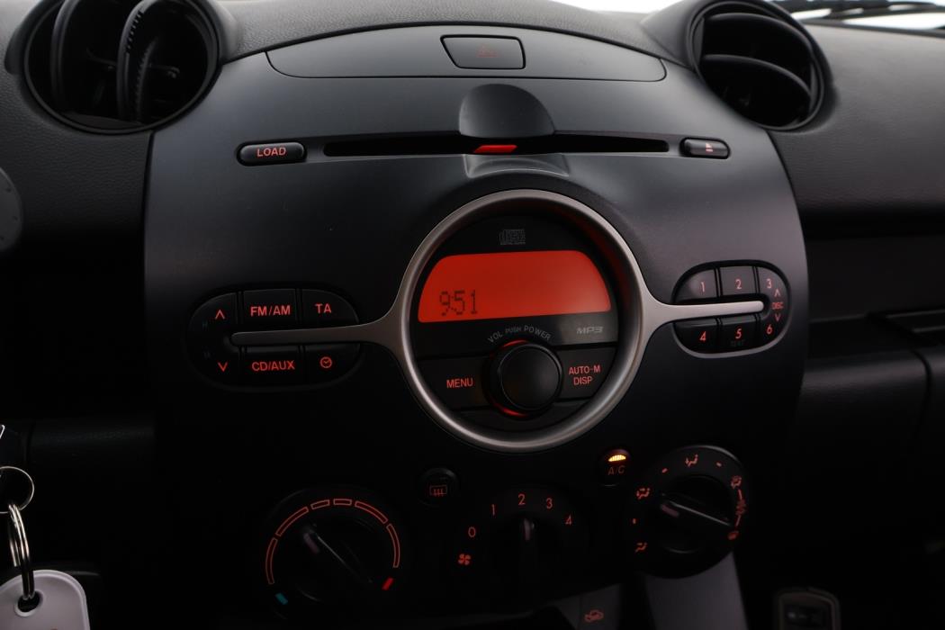 MAZDA 2 2010