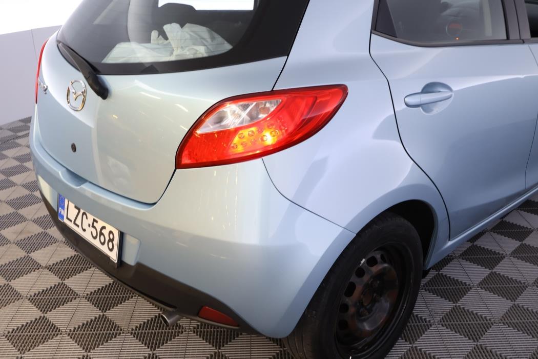 MAZDA 2 2010