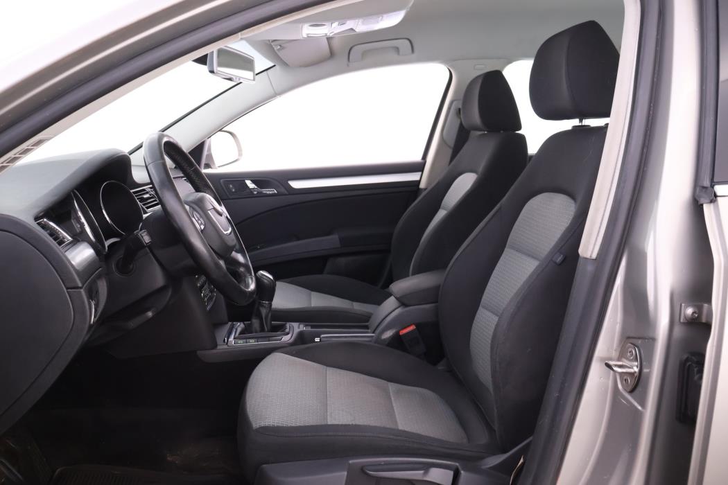 SKODA Superb 2010