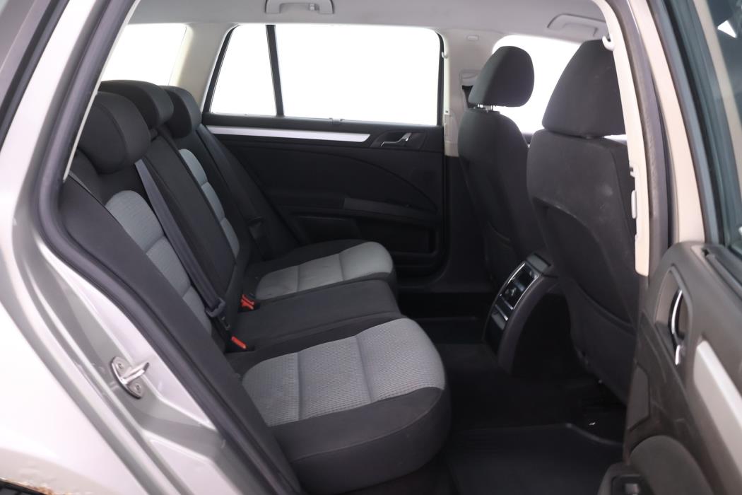 SKODA Superb 2010