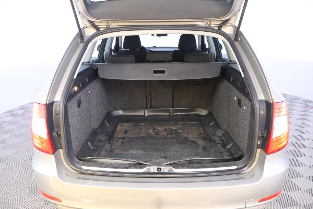SKODA Superb 2010