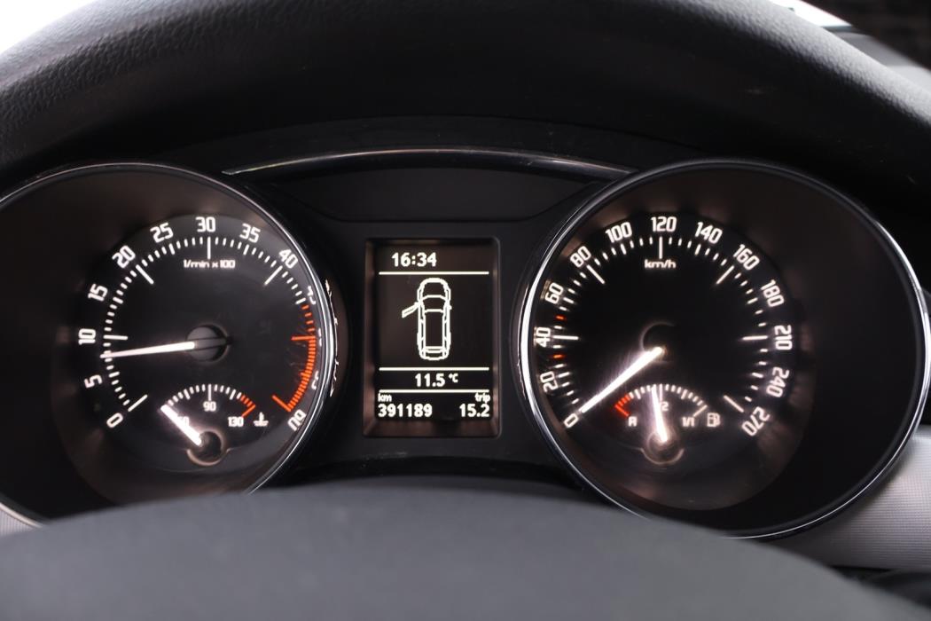 SKODA Superb 2010