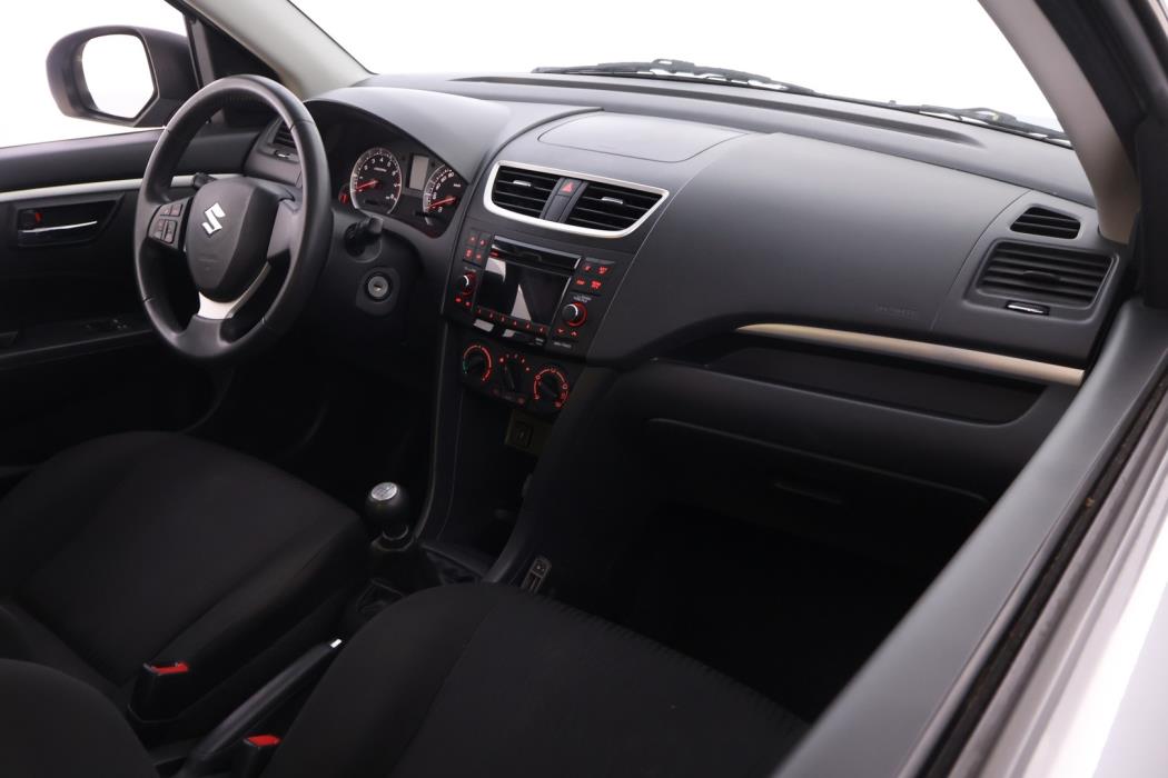SUZUKI Swift 2011