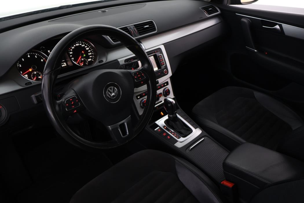 VOLKSWAGEN Passat 2013