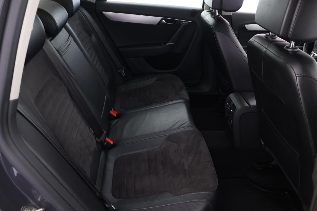 VOLKSWAGEN Passat 2013