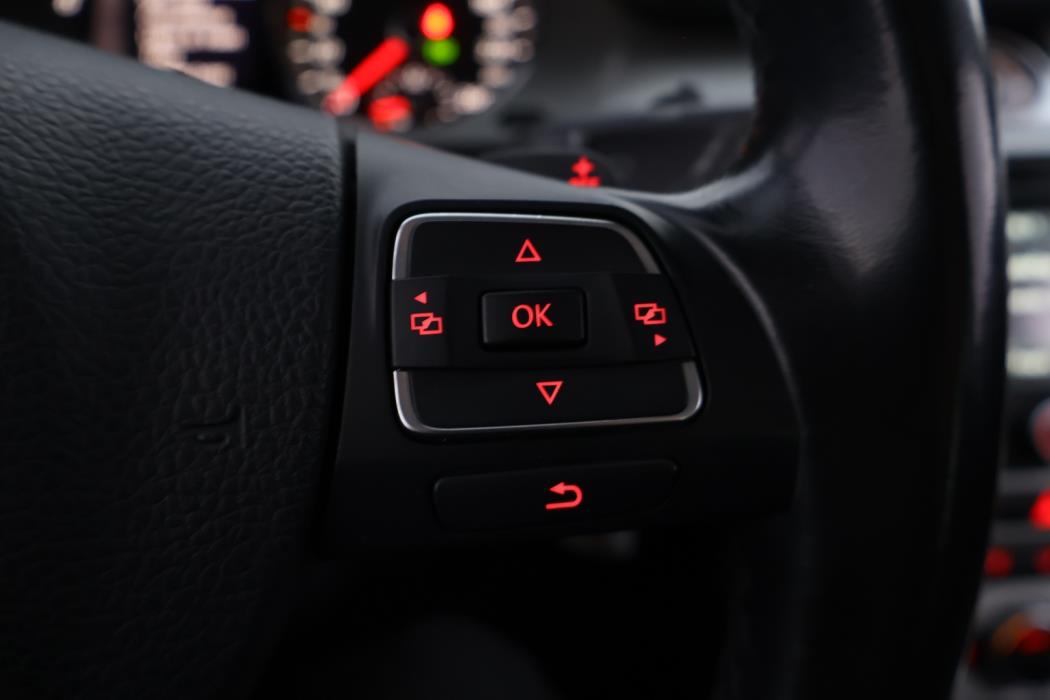 VOLKSWAGEN Passat 2013