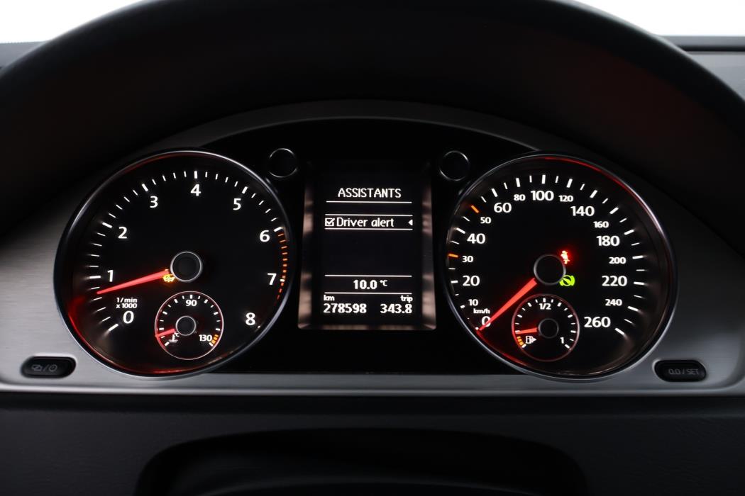 VOLKSWAGEN Passat 2013