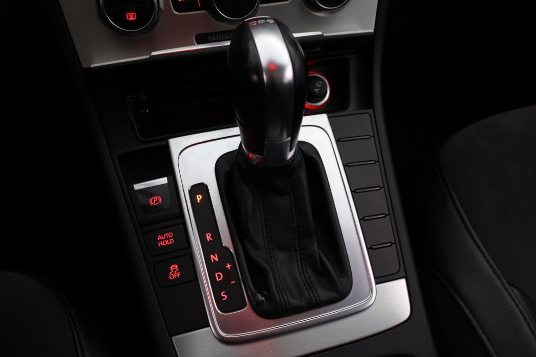 VOLKSWAGEN Passat 2013