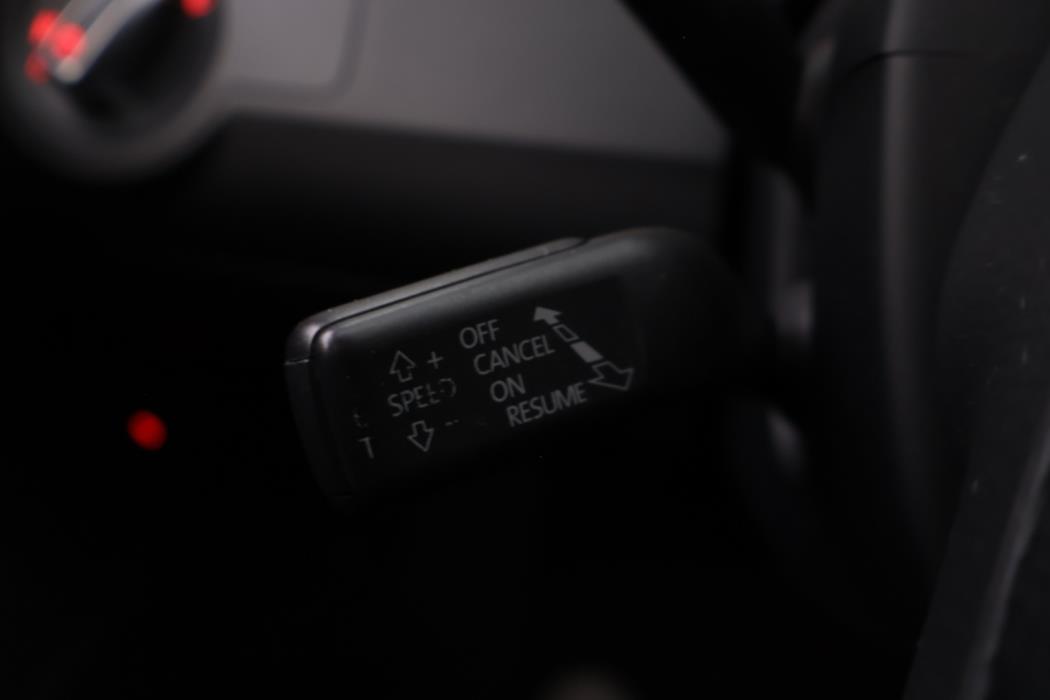 VOLKSWAGEN Passat 2013