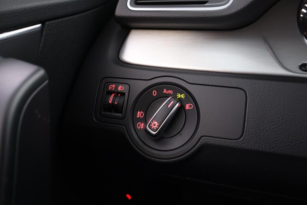 VOLKSWAGEN Passat 2013