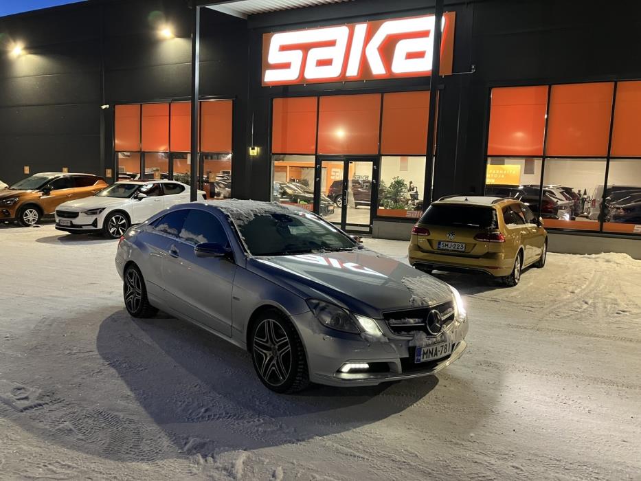 MERCEDES-BENZ E 2009