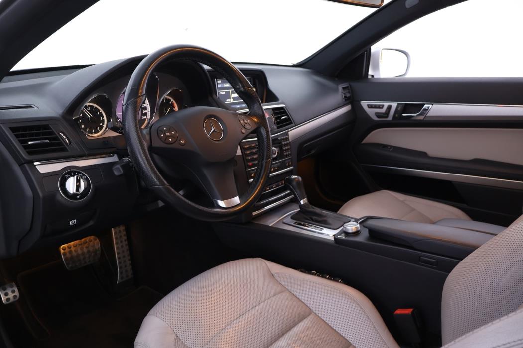 MERCEDES-BENZ E 2009