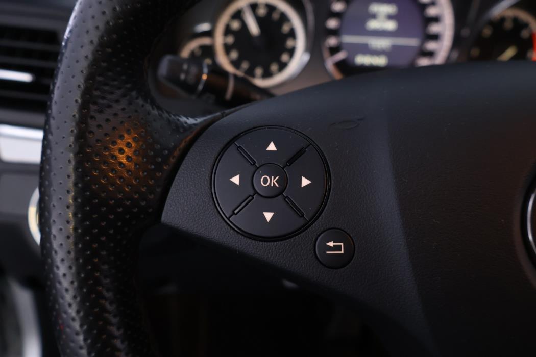 MERCEDES-BENZ E 2009