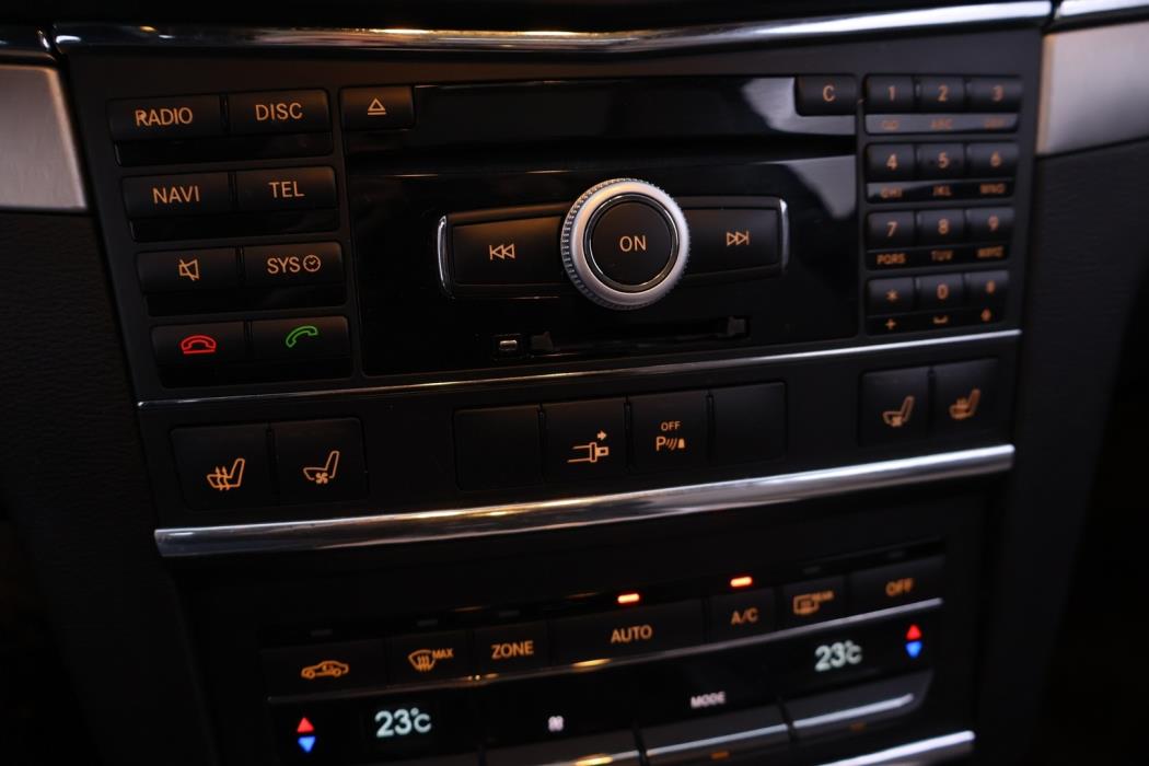 MERCEDES-BENZ E 2009