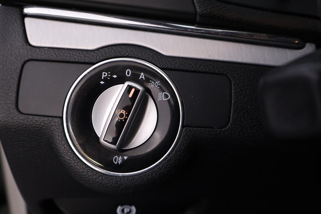 MERCEDES-BENZ E 2009